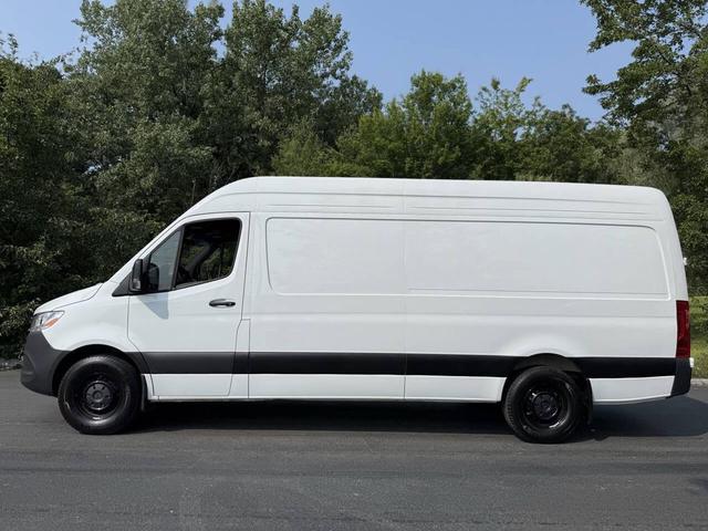 Photo of 2025 White Mercedes-Benz Sprinter 2500