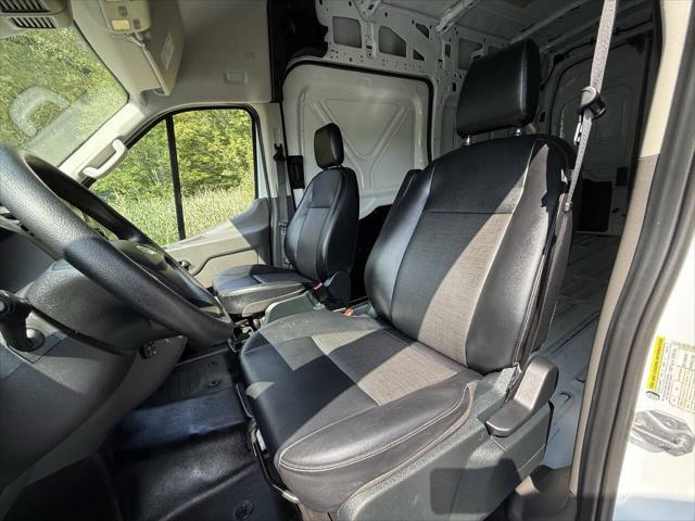 Photo of 2023 White Ford Transit-250