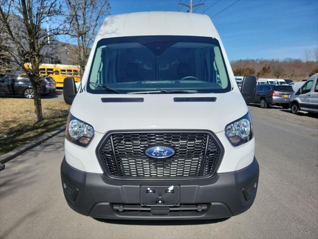 Photo of 2023 White Ford Transit-350