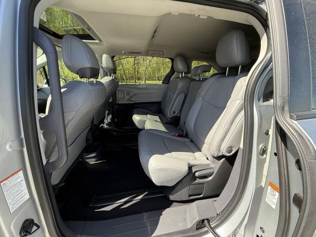 Photo of 2022 Silver Toyota Sienna