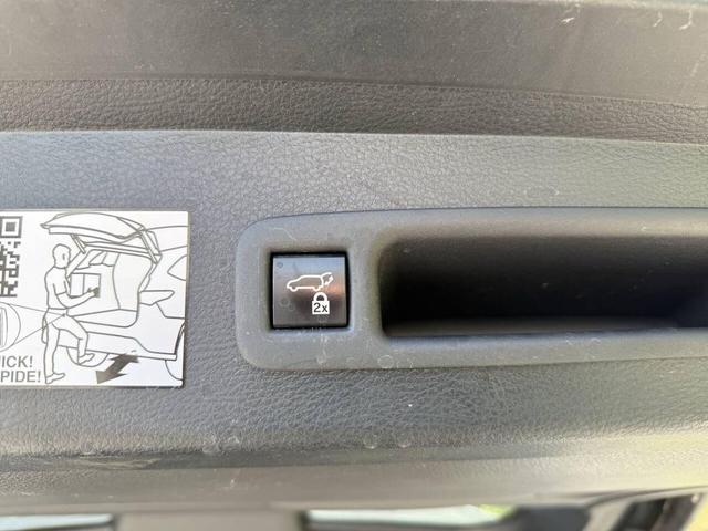 Photo of 2022 Silver Toyota Sienna