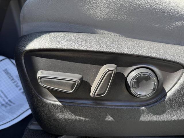 Photo of 2022 Silver Toyota Sienna