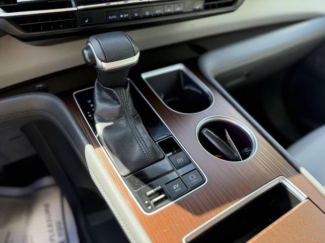 Photo of 2022 Silver Toyota Sienna