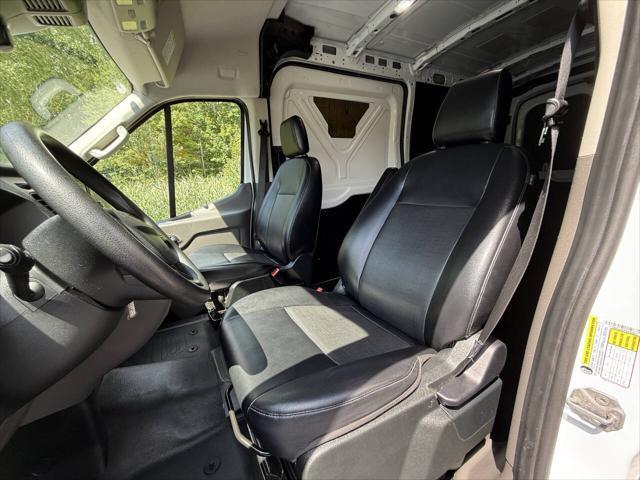 Photo of 2023 White Ford Transit-250