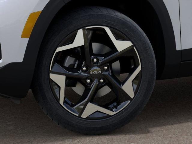 Photo of 2025 Snow White Pearl Kia Seltos