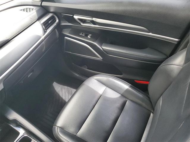 Photo of 2021 Snow White Pearl Kia Telluride