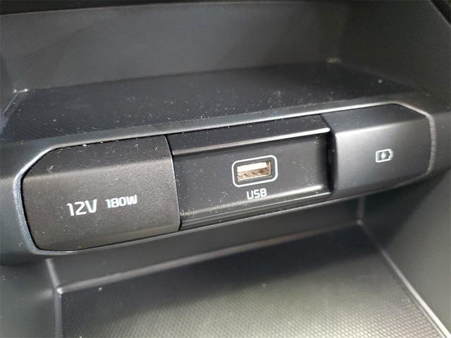 Photo of 2021 Snow White Pearl Kia Telluride