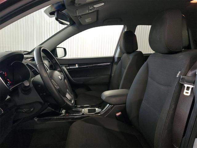 Photo of 2014 Dark Cherry Kia Sorento