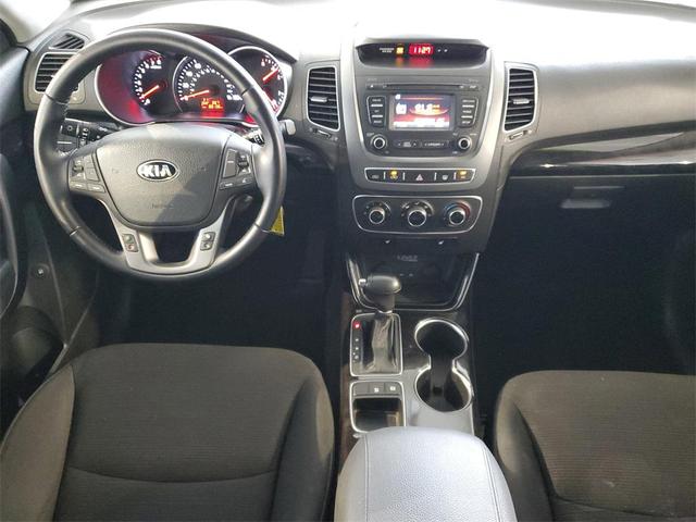 Photo of 2014 Dark Cherry Kia Sorento