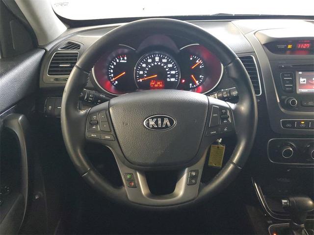 Photo of 2014 Dark Cherry Kia Sorento