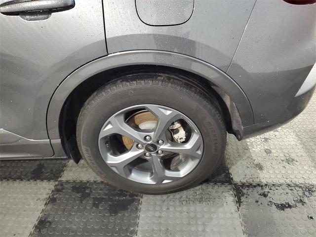 Photo of 2024 Gray Metallic Ford Escape