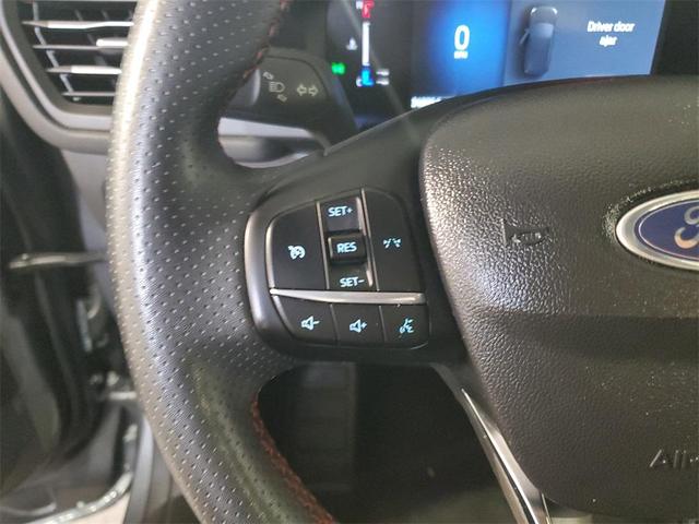 Photo of 2024 Gray Metallic Ford Escape