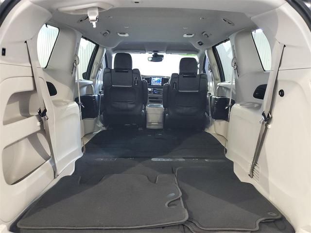 Photo of 2020 Granite Crystal Metallic Clearcoat Chrysler Pacifica