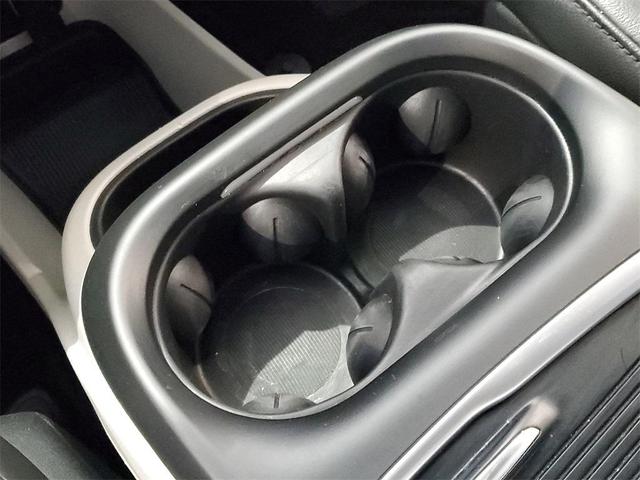 Photo of 2020 Granite Crystal Metallic Clearcoat Chrysler Pacifica