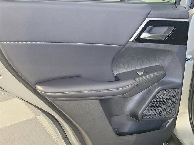 Photo of 2025 Alloy Silver Metallic Mitsubishi Outlander