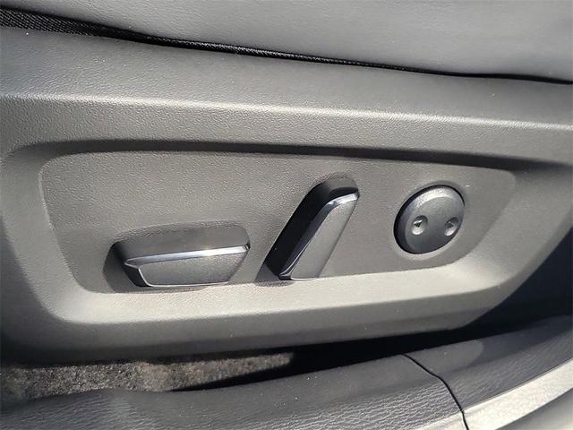 Photo of 2025 Alloy Silver Metallic Mitsubishi Outlander