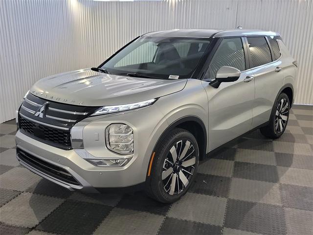 Photo of 2025 Alloy Silver Metallic Mitsubishi Outlander