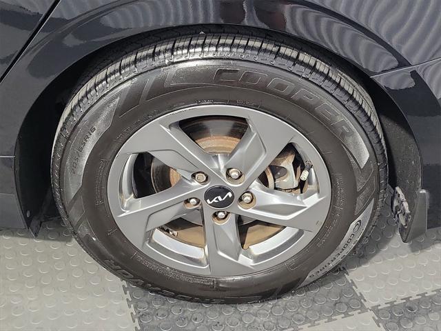Photo of 2022 Ebony Black Kia K5