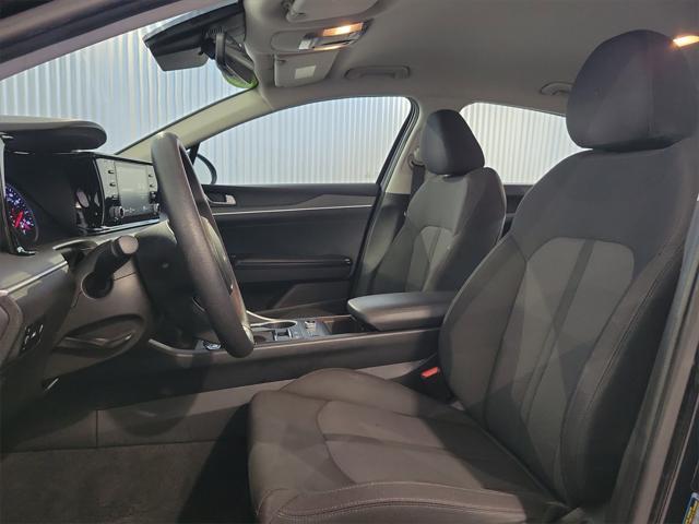 Photo of 2022 Ebony Black Kia K5