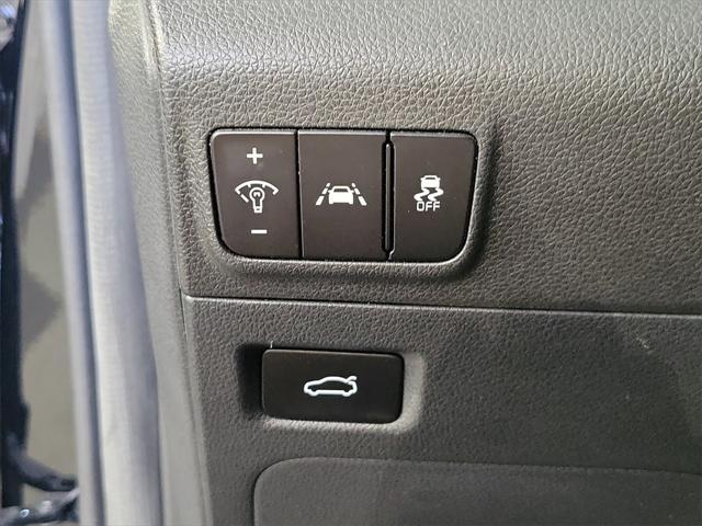 Photo of 2022 Ebony Black Kia K5