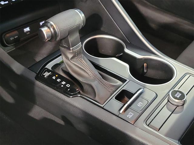 Photo of 2022 Ebony Black Kia K5