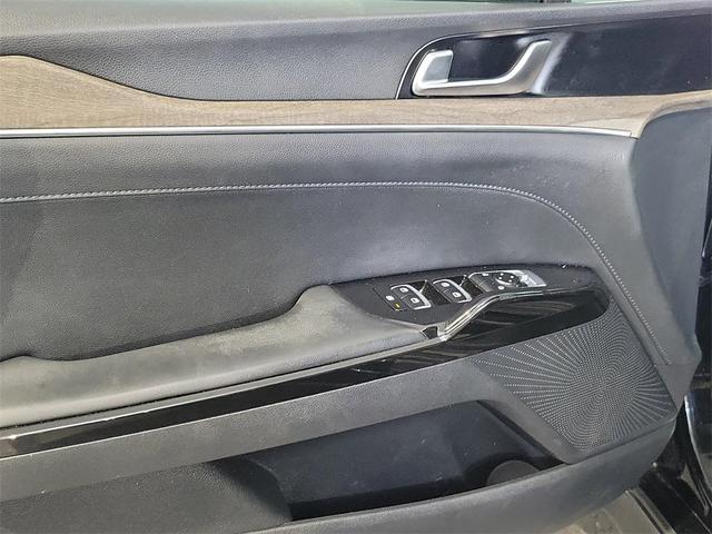 Photo of 2023 Ebony Black Kia K5