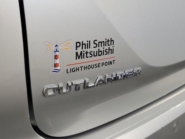 Photo of 2025 Alloy Silver Metallic Mitsubishi Outlander PHEV
