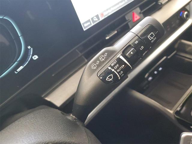 Photo of 2023 Gravity Gray Kia Sportage Hybrid