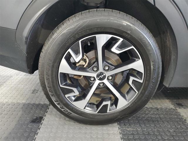 Photo of 2023 Gravity Gray Kia Sportage Hybrid