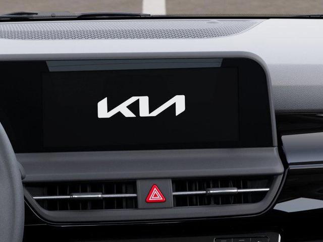 Photo of 2025 Clear White/Black Roof Kia Seltos