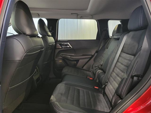 Photo of 2025 Red Diamond Mitsubishi Outlander
