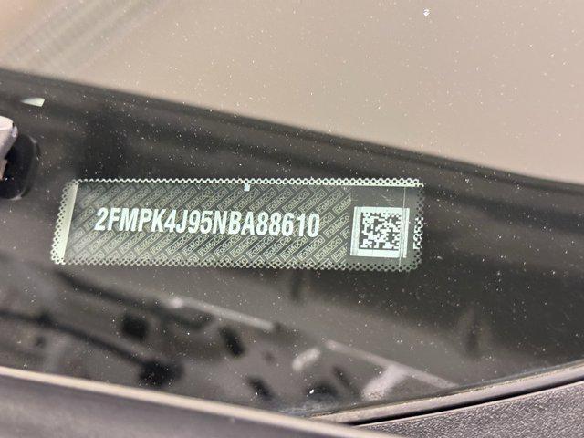 Photo of 2022 White Ford Edge