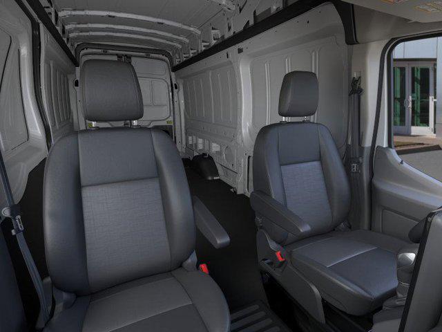 Photo of 2025 Oxford White Ford Transit-250