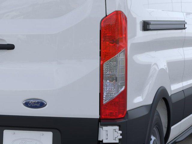 Photo of 2025 Oxford White Ford Transit-350