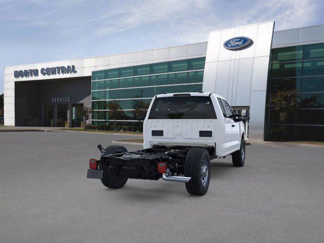Photo of 2025 Oxford White Ford F-350