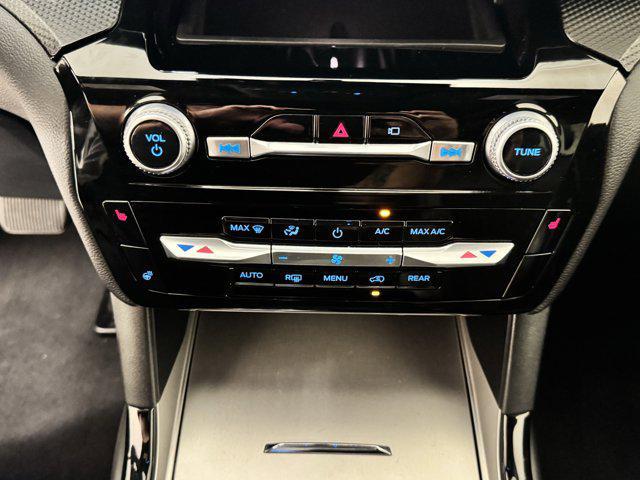Photo of 2022 Carbonized Gray Metallic Ford Explorer