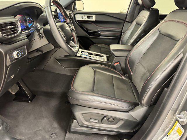 Photo of 2022 Carbonized Gray Metallic Ford Explorer