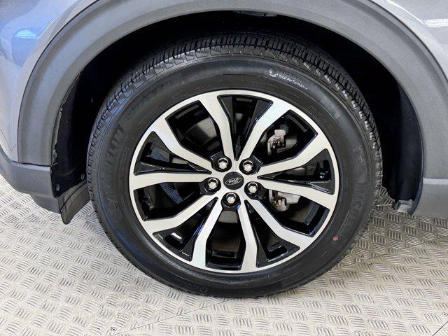 Photo of 2022 Carbonized Gray Metallic Ford Explorer