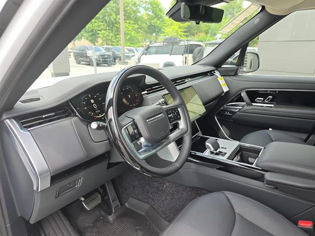 Photo of 2025 Fuji White Land Rover Range Rover