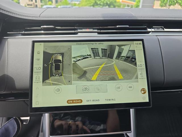 Photo of 2025 Fuji White Land Rover Range Rover