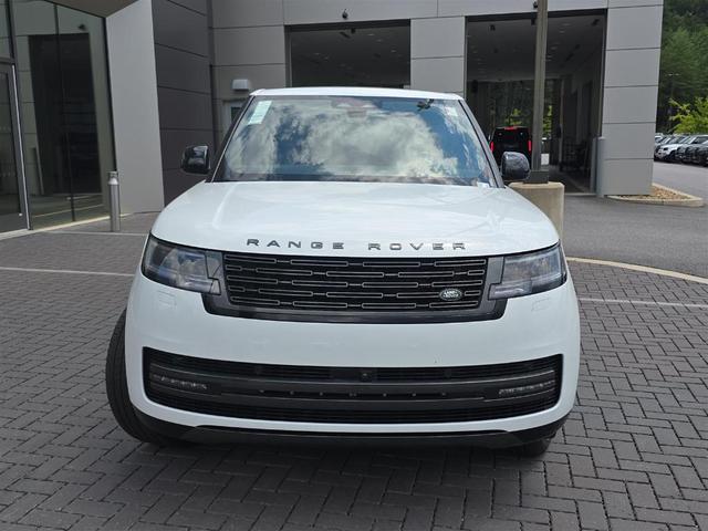 Photo of 2025 Fuji White Land Rover Range Rover