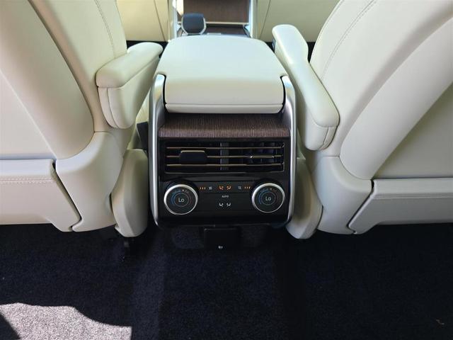 Photo of 2025 Ostuni Pearl White Land Rover Range Rover