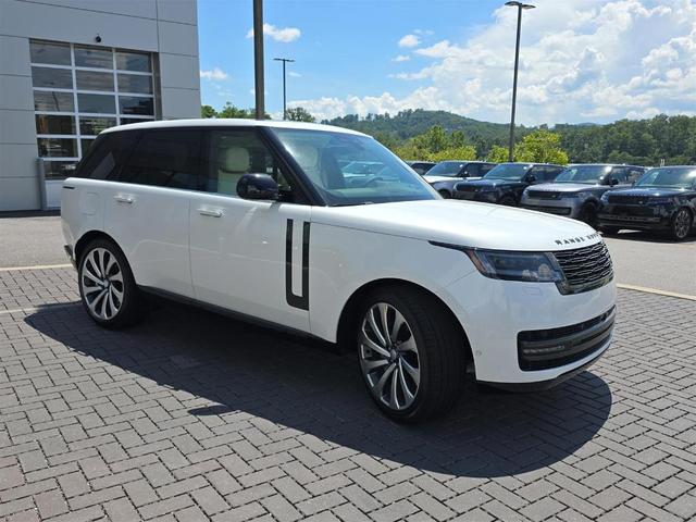 Photo of 2025 Ostuni Pearl White Land Rover Range Rover