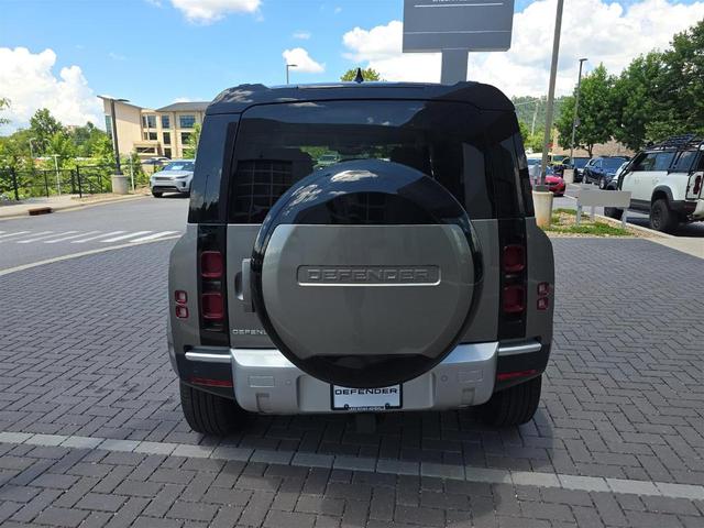 Photo of 2025 Silicon Silver Land Rover Defender