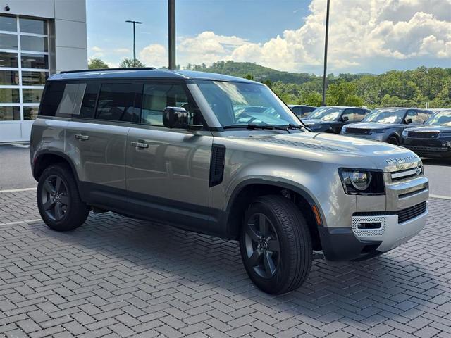 Photo of 2025 Silicon Silver Land Rover Defender