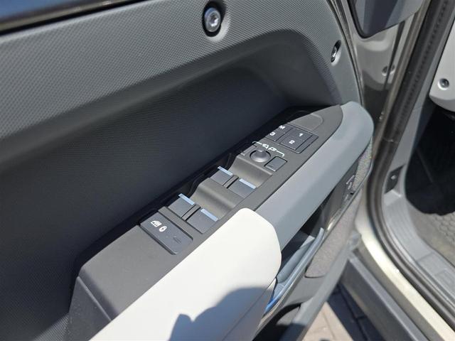 Photo of 2025 Silicon Silver Land Rover Defender