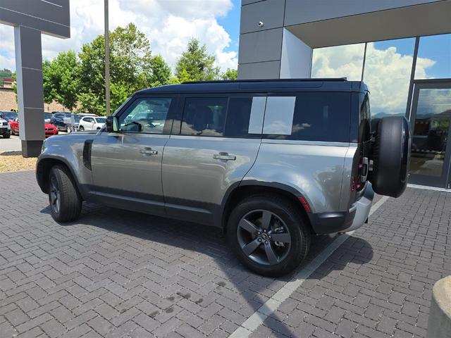 Photo of 2025 Silicon Silver Land Rover Defender