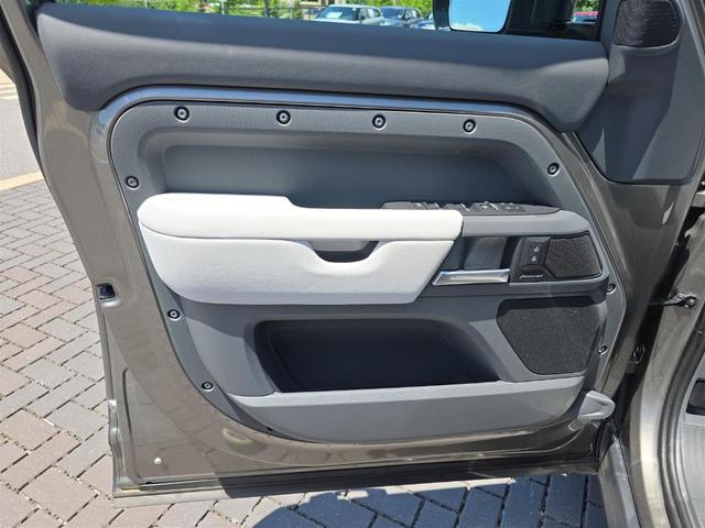 Photo of 2025 Silicon Silver Land Rover Defender