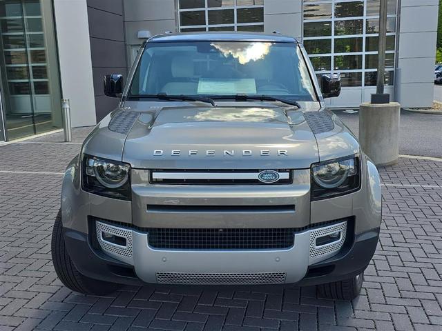 Photo of 2025 Silicon Silver Land Rover Defender