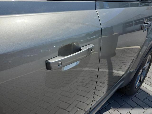 Photo of 2025 Silicon Silver Land Rover Defender